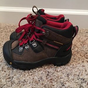 toddler hiking boots